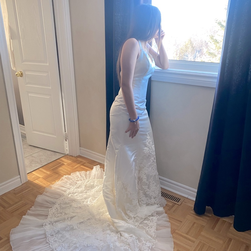 Wedding dress. Size4/6 with or without veil
